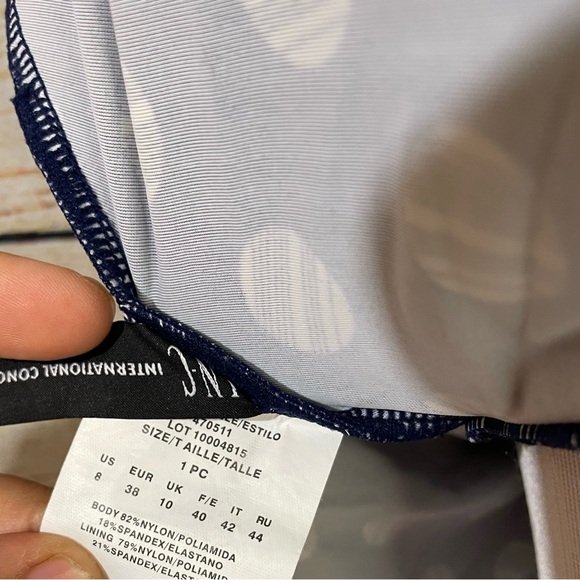 INC polka dot halter tankini top Size 8 navy/blue - Picture 12 of 12